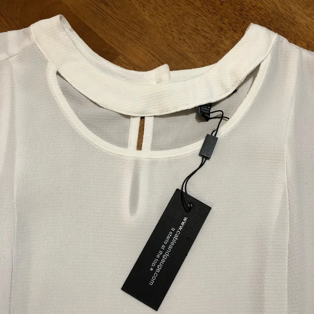 Cable & Gauge NWOT Women’s Sleeveless Choker Top‎ M